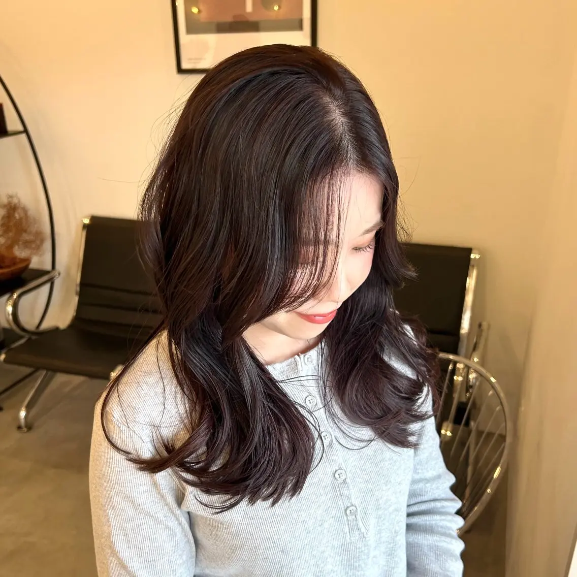 セミロング 鳥居 愛子のヘアスタイル