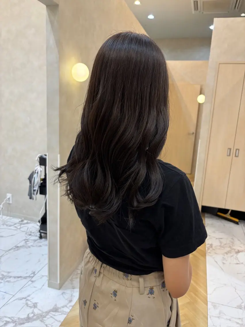 セミロング カラー 髪質改善 トリートメント 赤み消し・レイヤー 髪質改善 丸毛一輝のヘアスタイル