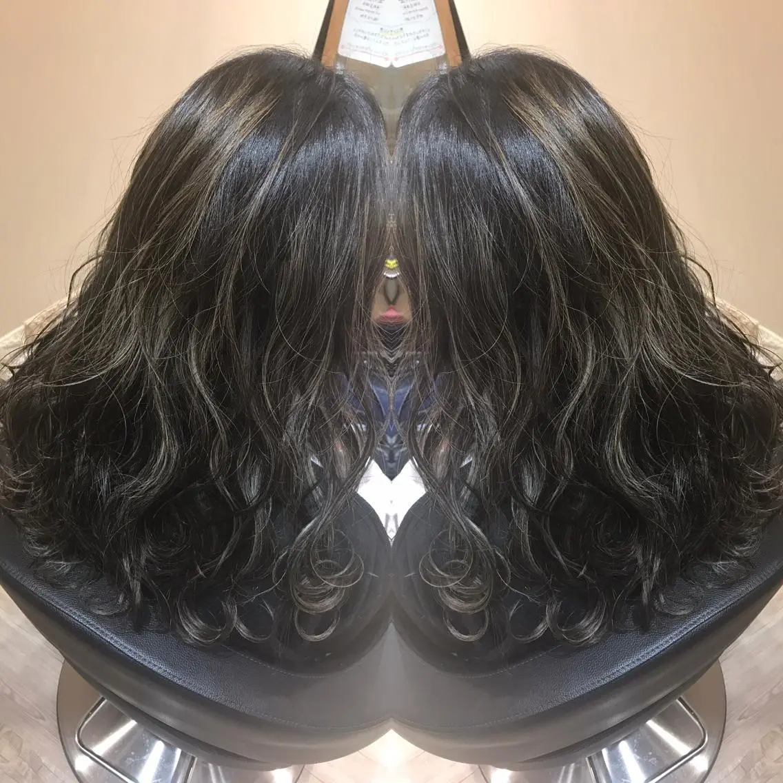 セミロング カラー ハイライトカラー ハイライト ヘアカラー 大久保 隆蔵のヘアスタイル