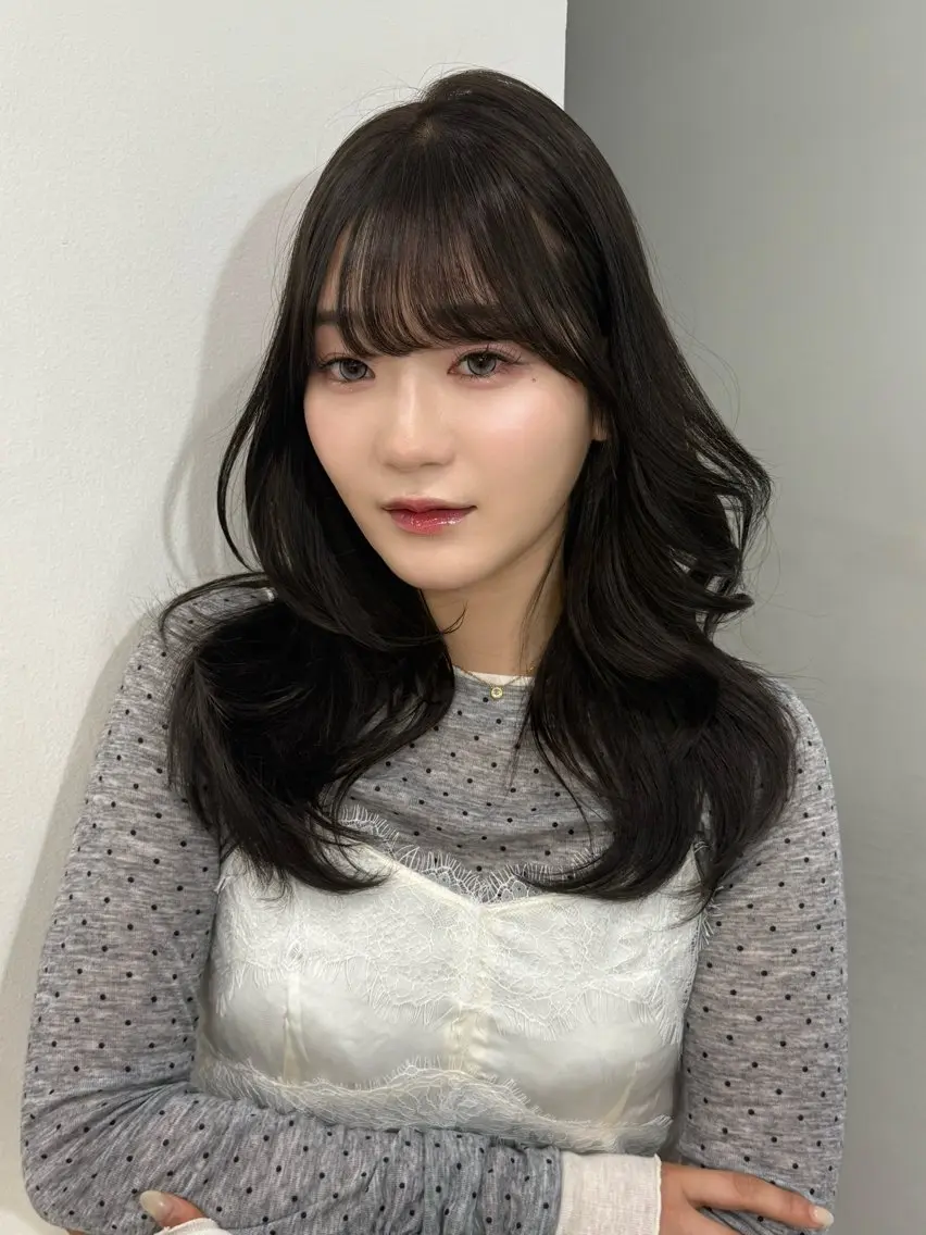 セミロング ヘアカラー 韓国風黒髪🪽🩶 リンカのヘアスタイル