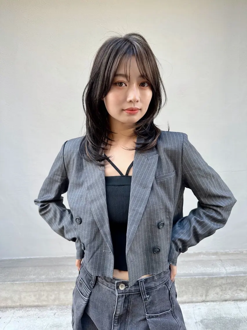 セミロング 韓国風ヘア レイヤーカット 鎌倉 彩のヘアスタイル
