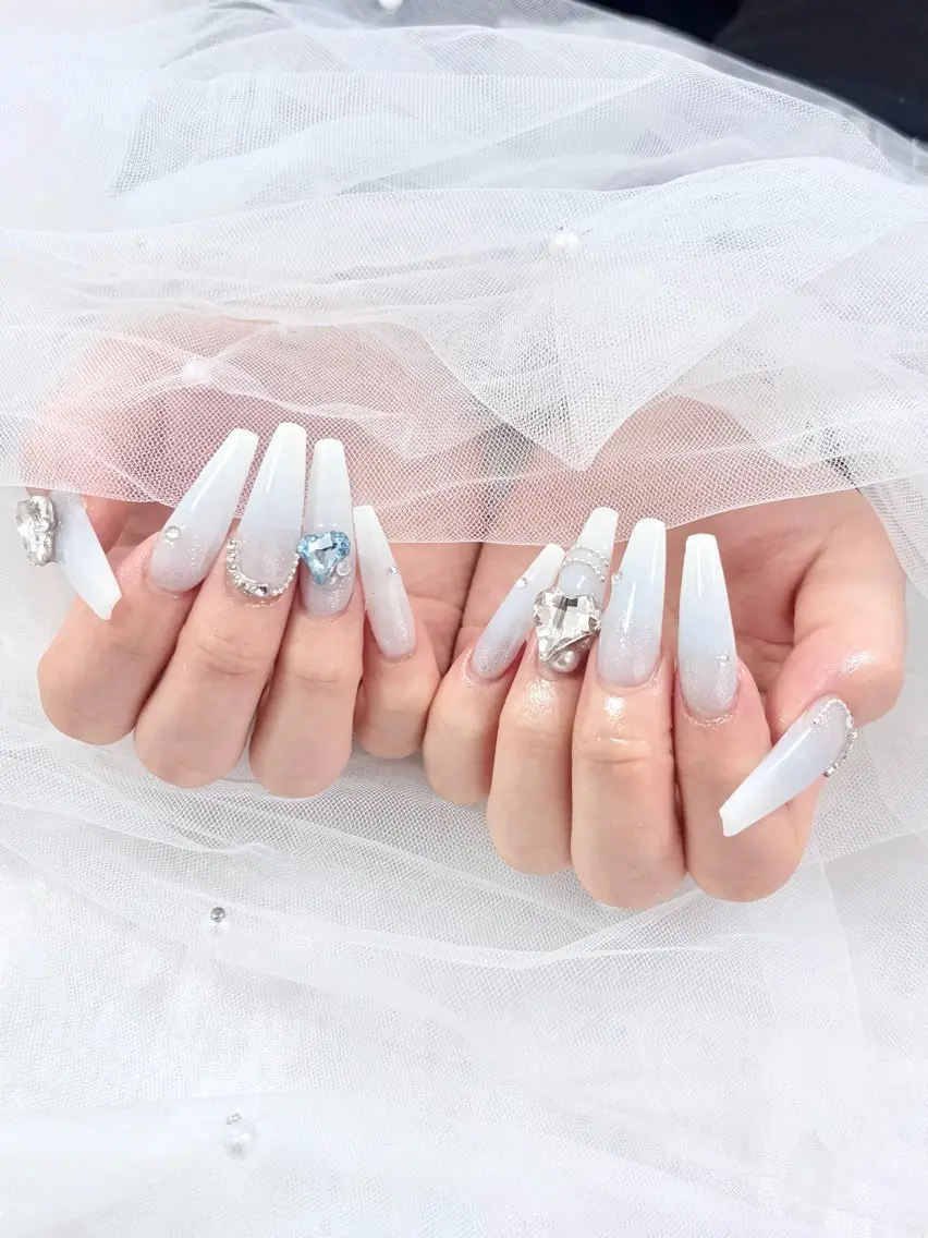 ネイル ハンドネイル akari🎀 京橋 ARRINEのネイルデザイン