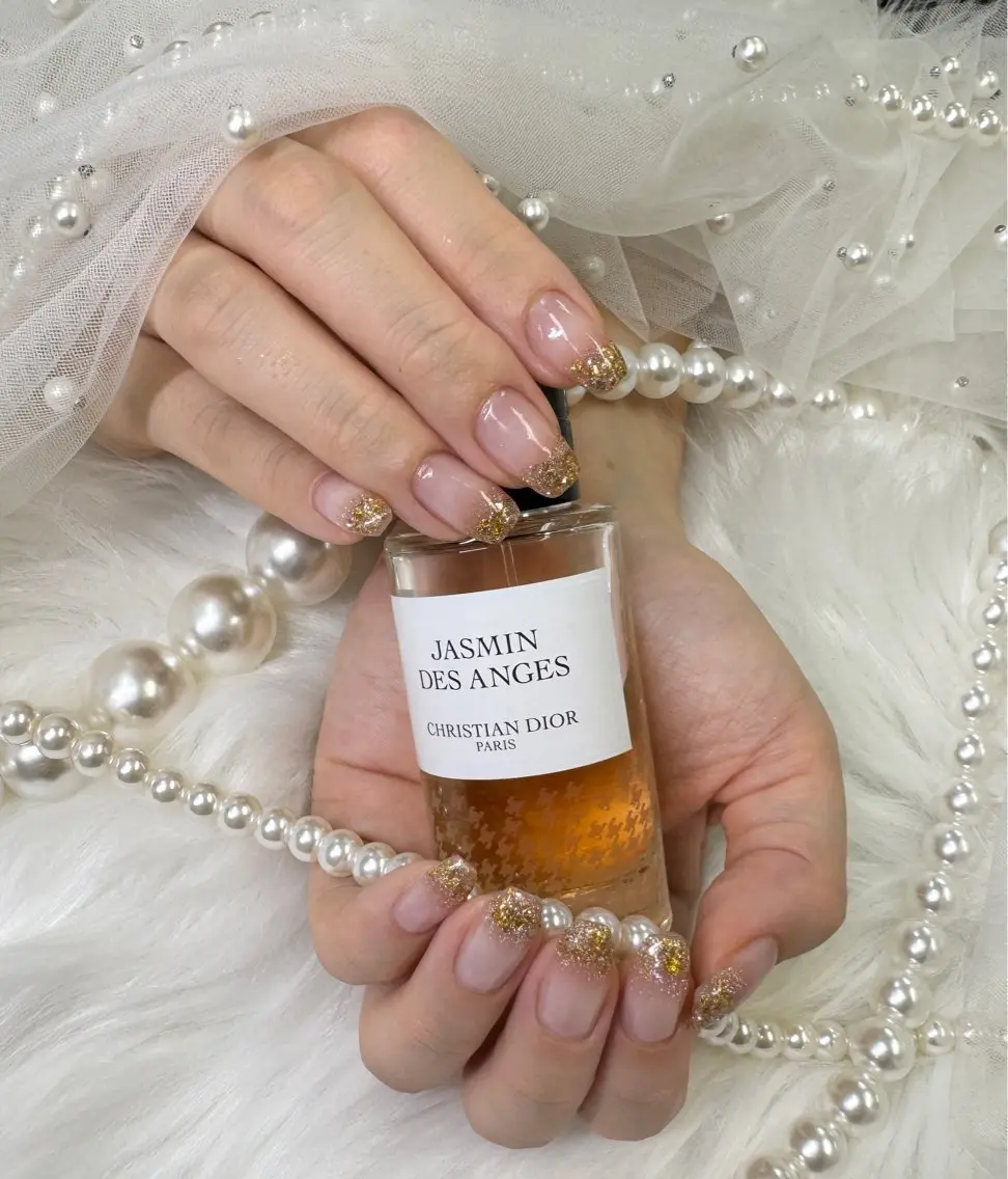 ネイル 長さ出し フレンチネイル ジェルネイル ガラスフレンチ キラキラネイル ハンドネイル Queeens nailのネイルデザイン