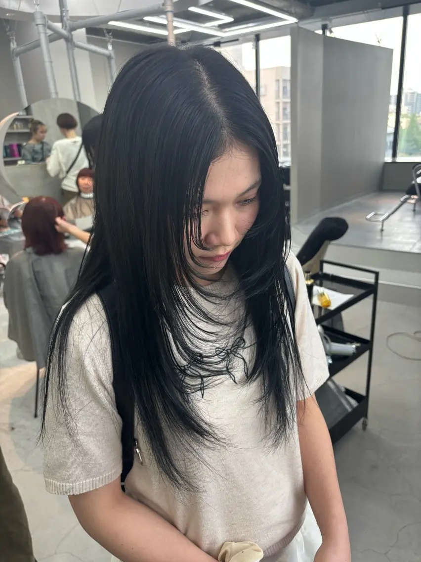 ミディアム レイヤーカット kurune fuyuのヘアスタイル