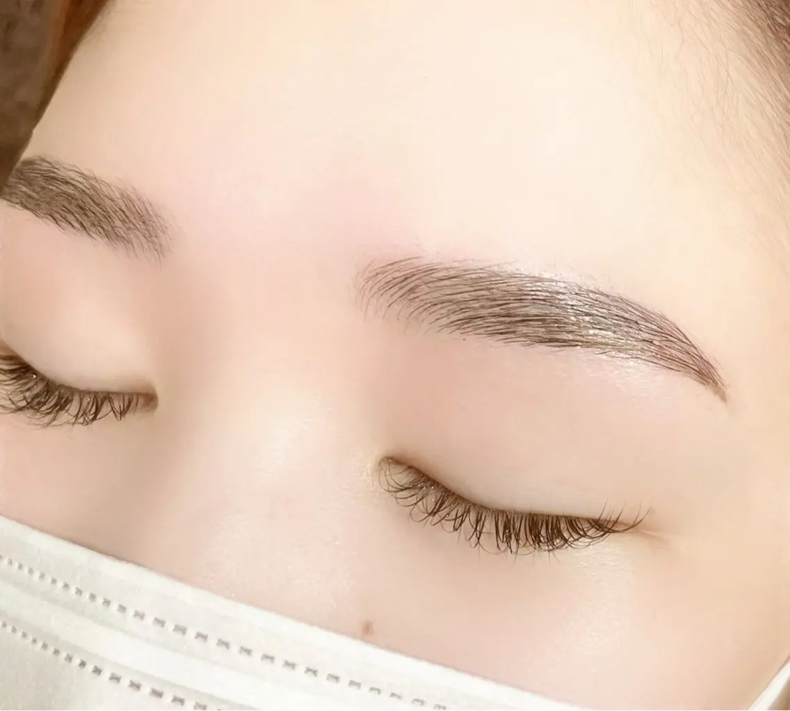 アイブロウ ハリウッドブロウリフト eyelash Ronguiのマツエク・マツパデザイン