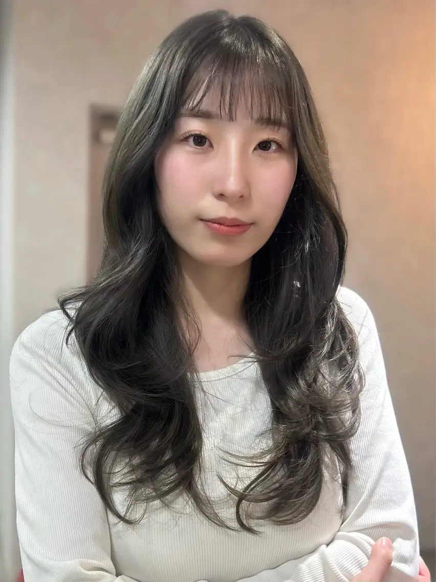 ロング カラー ヘアアレンジ アッシュ アッシュグレー アッシュグレージュ 透明感カラー グレージュ カット ヘアカラー トリートメント レイヤーカット×髪質 改善🇰🇷シオリのヘアスタイル