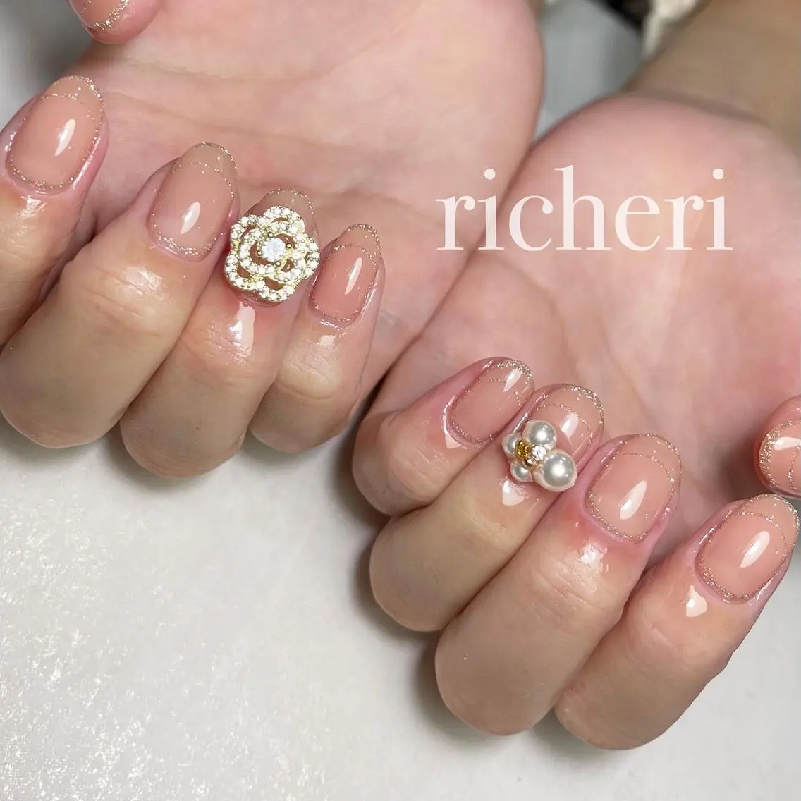 ミディアム ネイル 韓国風ヘア アートネイル フラッシュネイル フレンチネイル ジェルネイル ハンドネイル richeri beautyのエステ・リラクイメージ