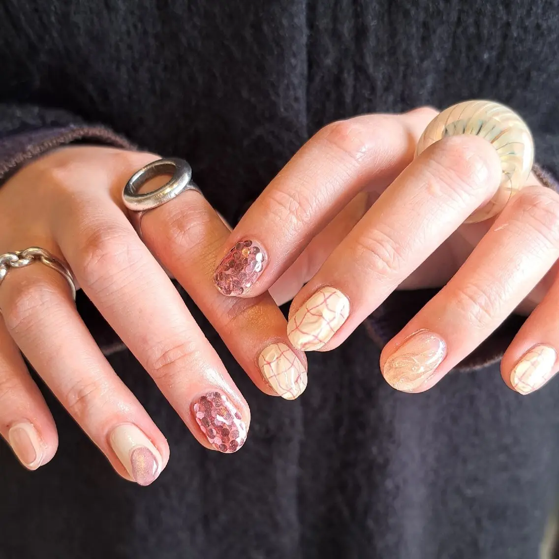 ネイル アートネイル ジェルネイル マグネットネイル 持ち込み ニュアンスネイル Nail mood デザイン持ち込みokのネイルデザイン