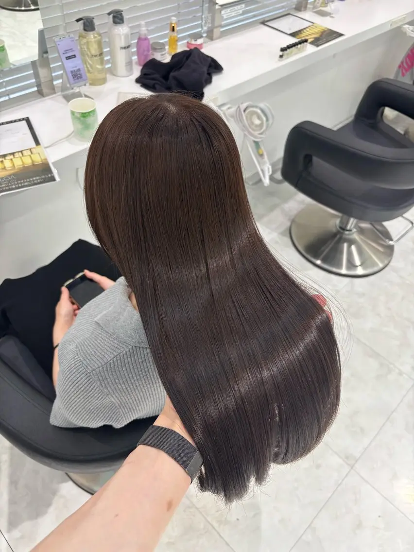 ロング カラー ヘアカラー トリートメント ヘッドスパ ヘアセット 流行りの透明感カラー ×縮毛矯正🤍ユウのヘアスタイル