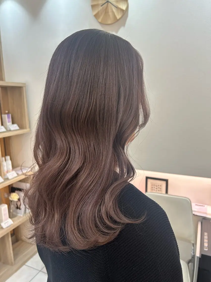 ロング カラー ベージュカラー 透明感カラー ハイライトカラー ピンクカラー ピンクベージュ 宮崎 妃楠のヘアスタイル