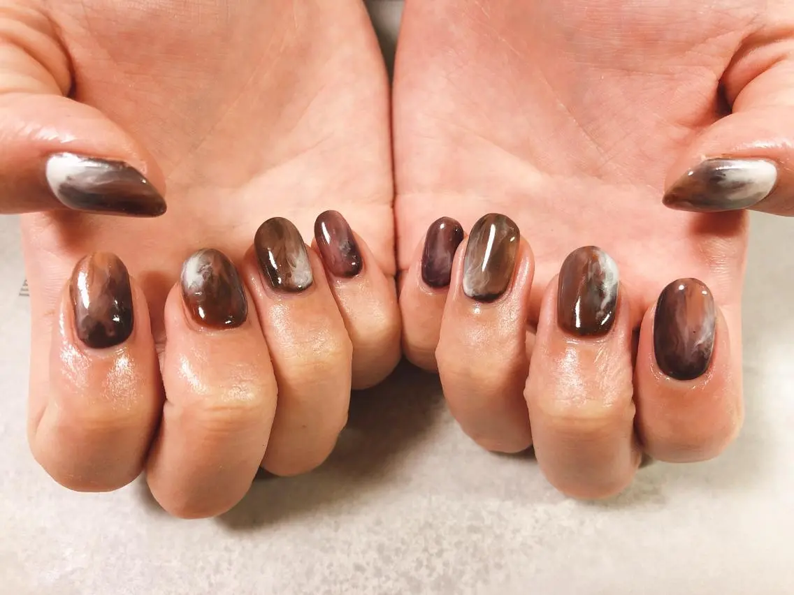 ネイル ブラウン ニュアンスネイル kiki nail &brow二子玉川のネイルデザイン