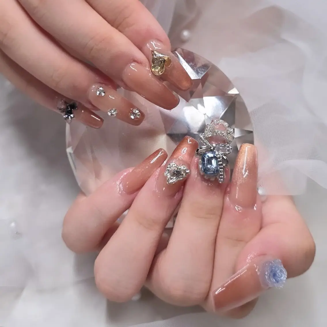 ネイル グラデーション マグネットネイル nailsalon glow sayaのネイルデザイン
