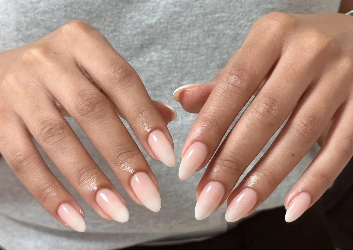 ネイル アートネイル オーロラネイル チークネイル フレンチネイル ガラスフレンチ ハンドネイル 🎀🎀YooLi Nail Salonのネイルデザイン