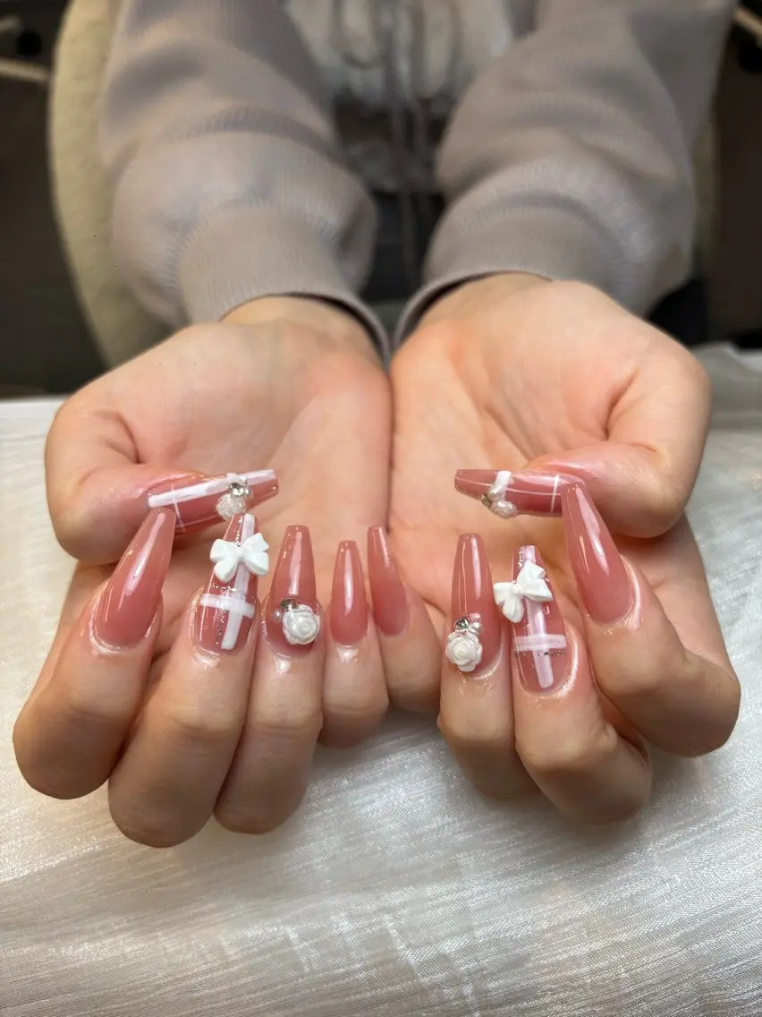 ネイル グラデーション キラキラネイル ワンカラーネイル 冬ネイル Jenn Nail Salonのネイルデザイン