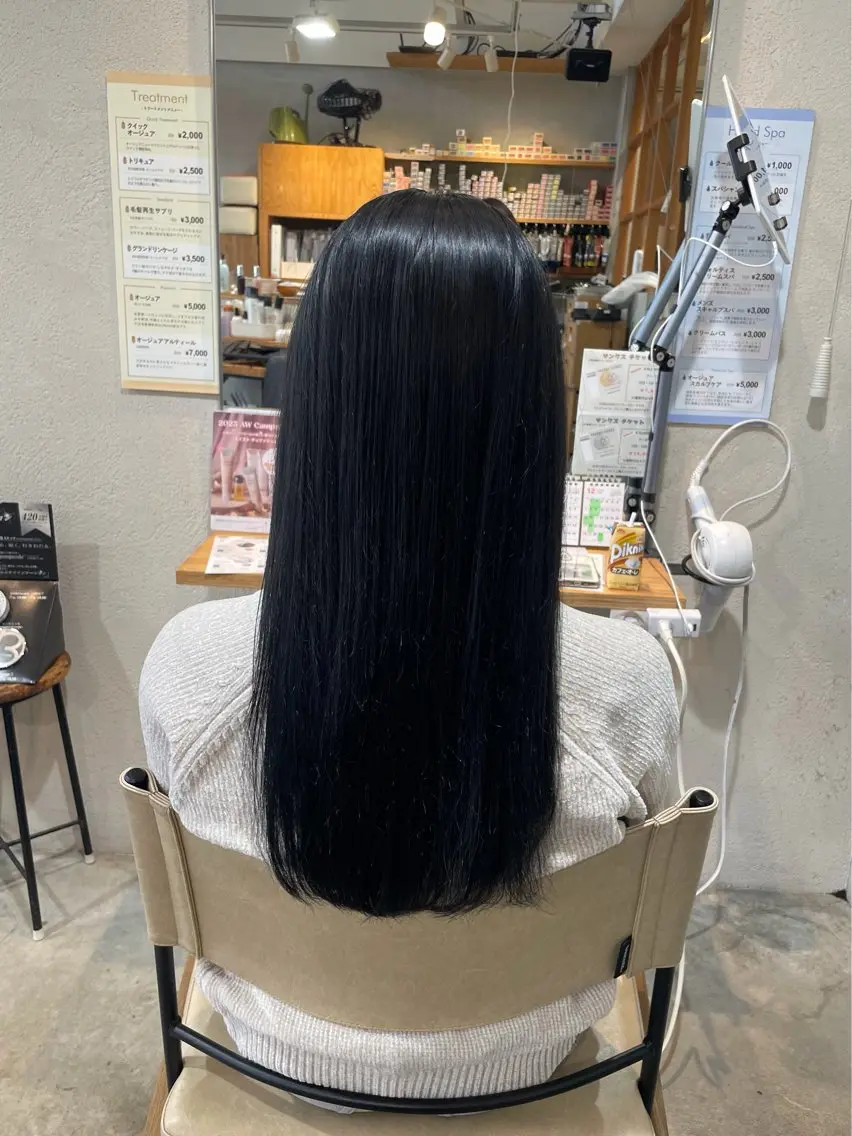 ロング カラー 黒髪 ブリーチ ブルーカラー ブルーブラック ダブルカラー ヘアカラー momoka 女性限定のヘアスタイル