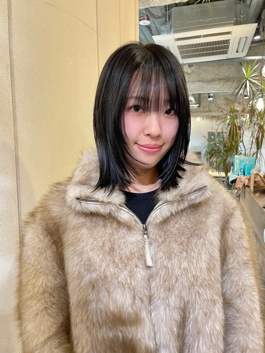 ミディアム カット ヘアカラー トリートメント 透明感カラー 🦋AYAのヘアスタイル