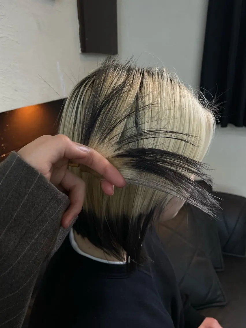 ショート カラー 垢抜け小顔レイヤー オリーブ/スミレのヘアスタイル