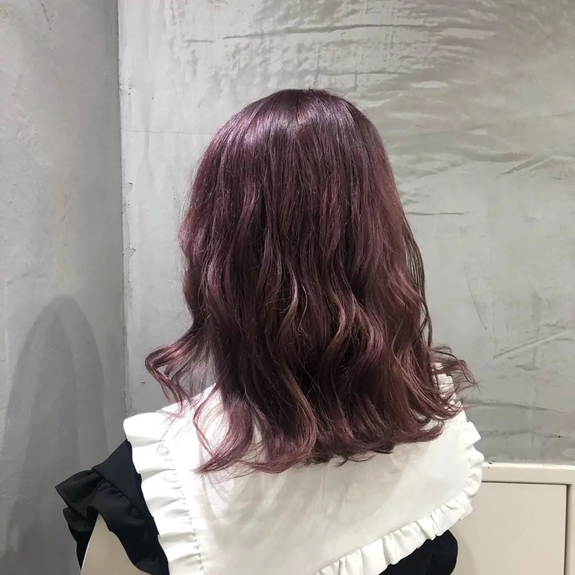 ミディアム カラー ブリーチ ラベンダーカラー ラベンダーピンク ピンクカラー 櫻井 愛弓のヘアスタイル
