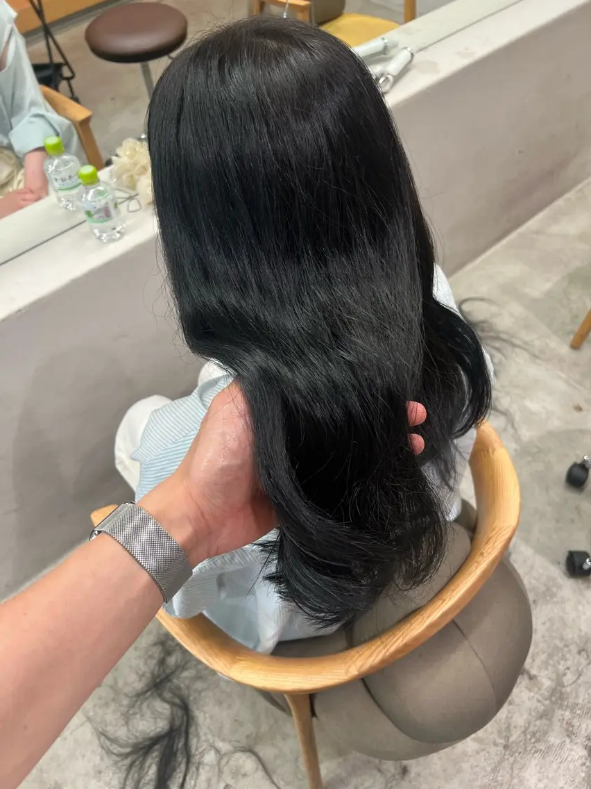 ロング カラー 黒髪 ブルーカラー ブルーブラック レイヤーカット カット ヘアカラー トリートメント 誰より丁寧なカット/ 小林輝/レイヤーのヘアスタイル