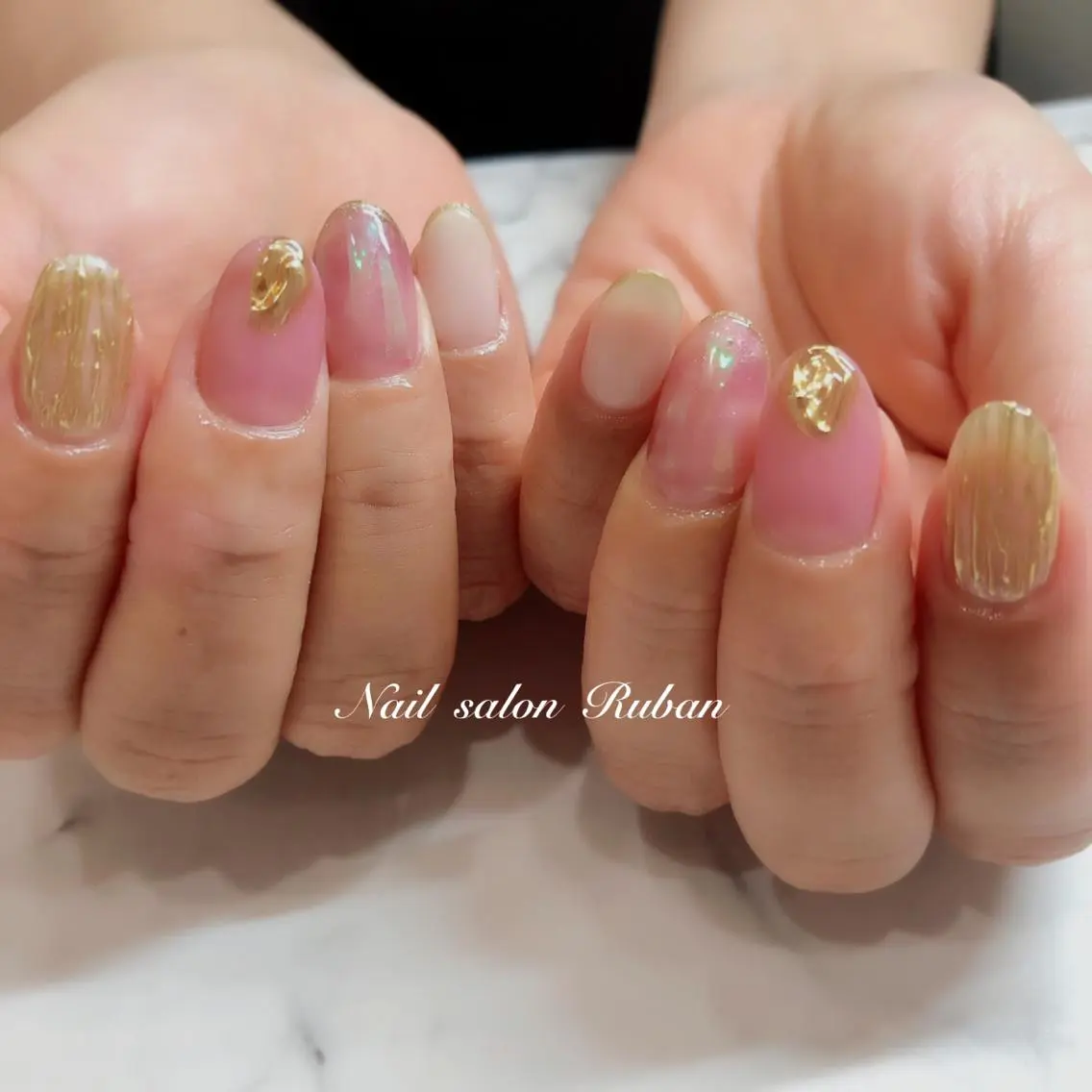 ネイル オーロラネイル ニュアンスネイル Nail salon Rubanのネイルデザイン