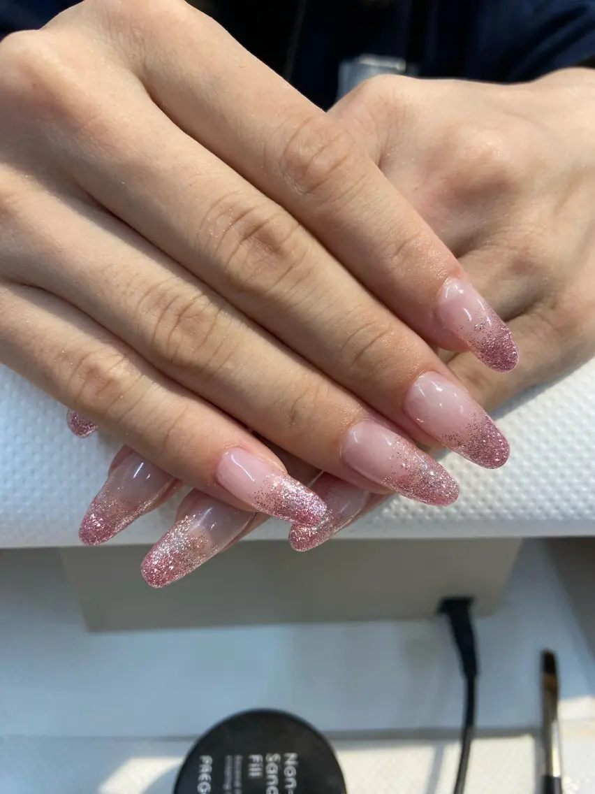 ネイル ラメ(グリッター) ラメグラデーション maya TRIOSのネイルデザイン