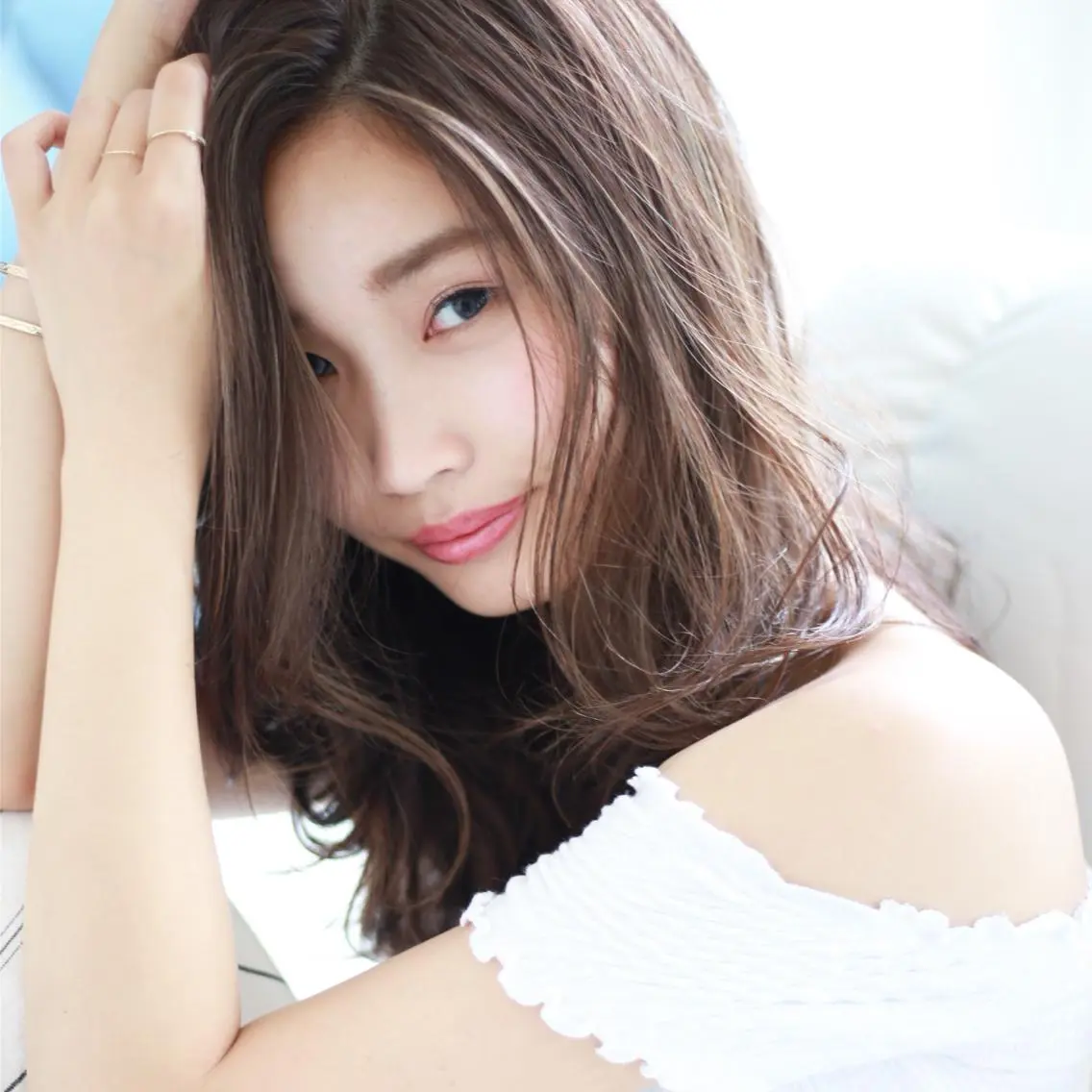 ロング カラー パーマ ヘアアレンジ キッズ ネイル ベージュカラー アンブレラカラー💫 フェイスフレーミングのヘアスタイル