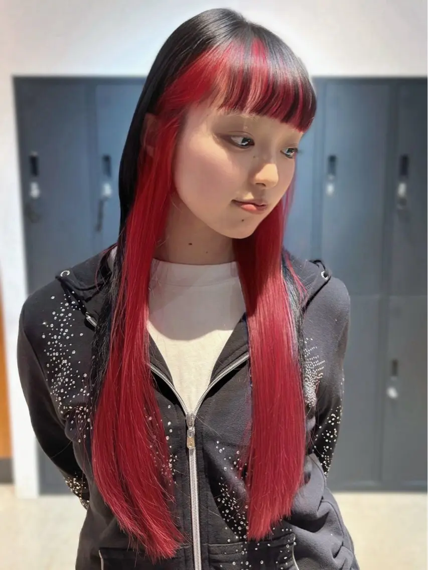 ロング カラー ブリーチ ダブルカラー イヤリングカラー インナーカラー レッドカラー ヘアカラー 🎨艶感ニュアンス カラー🐬櫻井海星のヘアスタイル