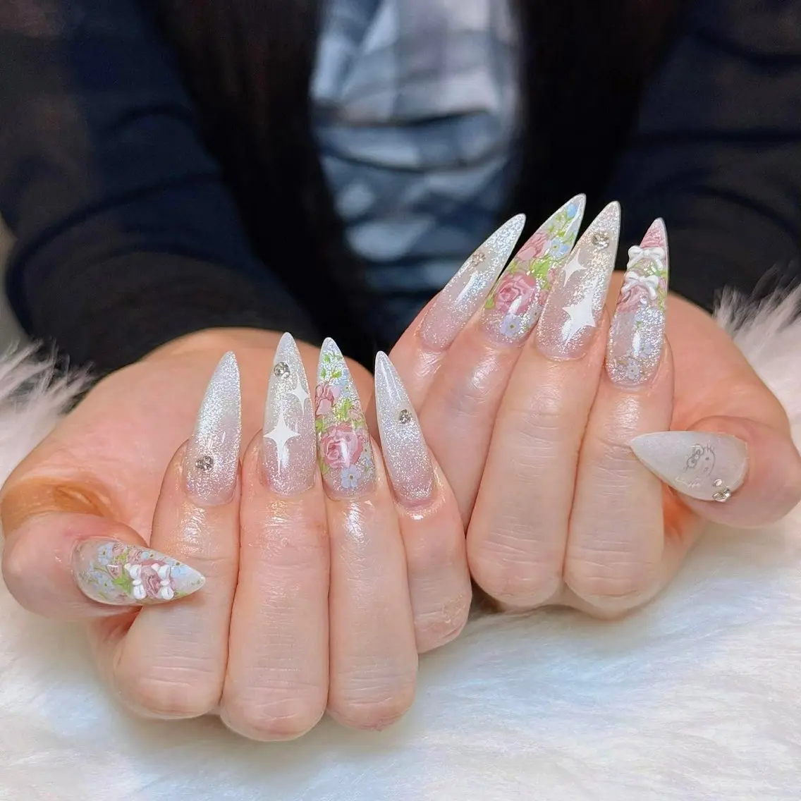 ネイル チークネイル ドット フレンチネイル グラデーション ハート ハンドネイル Julli NailStudioのネイルデザイン
