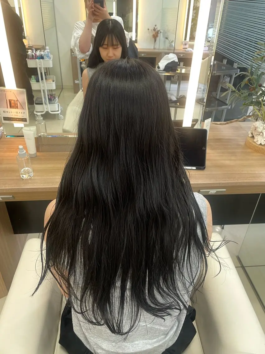 セミロング カラー ヘアカラー トリートメント ハイトーン/レイヤー 似合わせ・ユキノのヘアスタイル