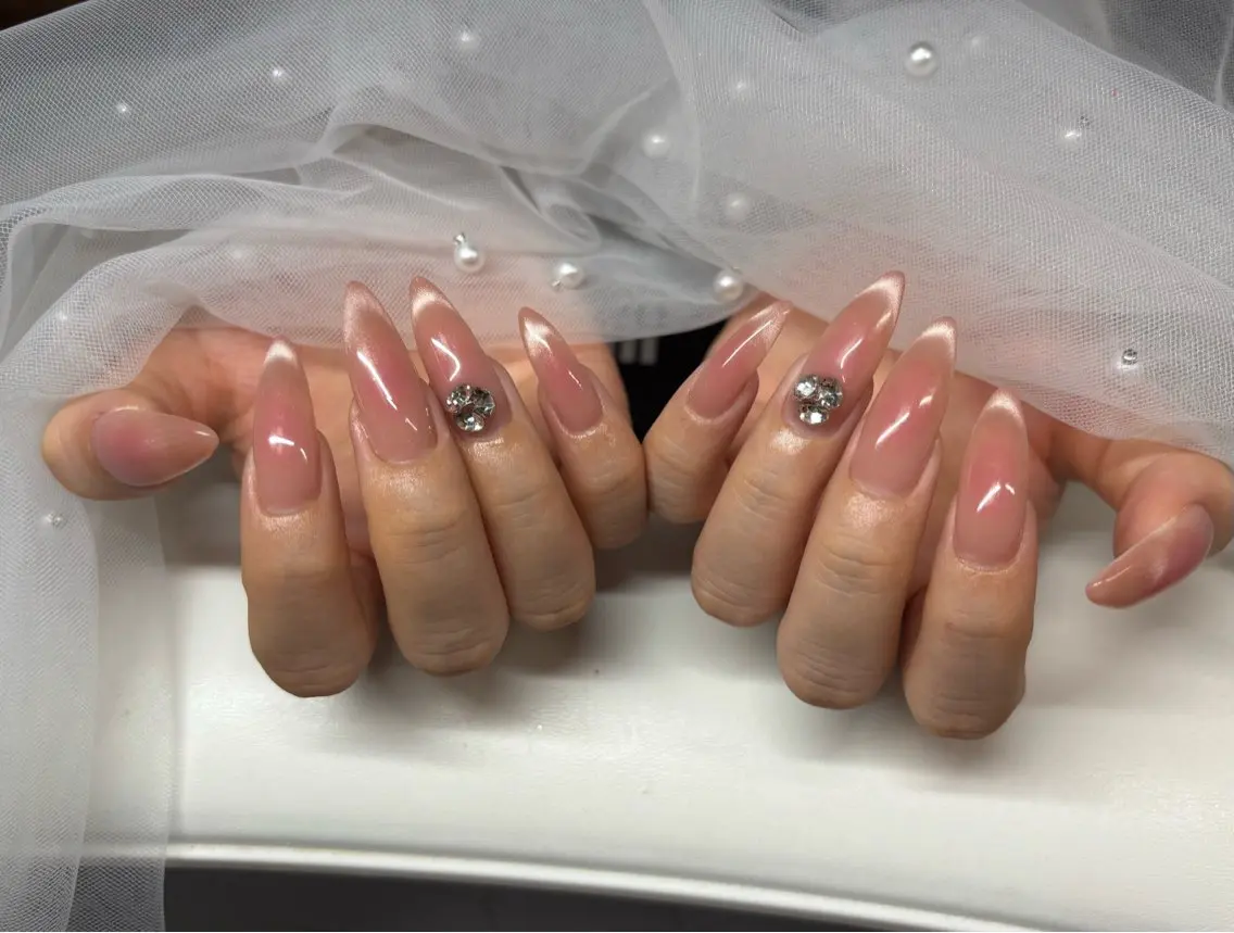 ネイル チークネイル フレンチネイル マグネットネイル マグネットフレンチ ハンドネイル 門真市ネイルサロン♡ KUMI.HANAのネイルデザイン