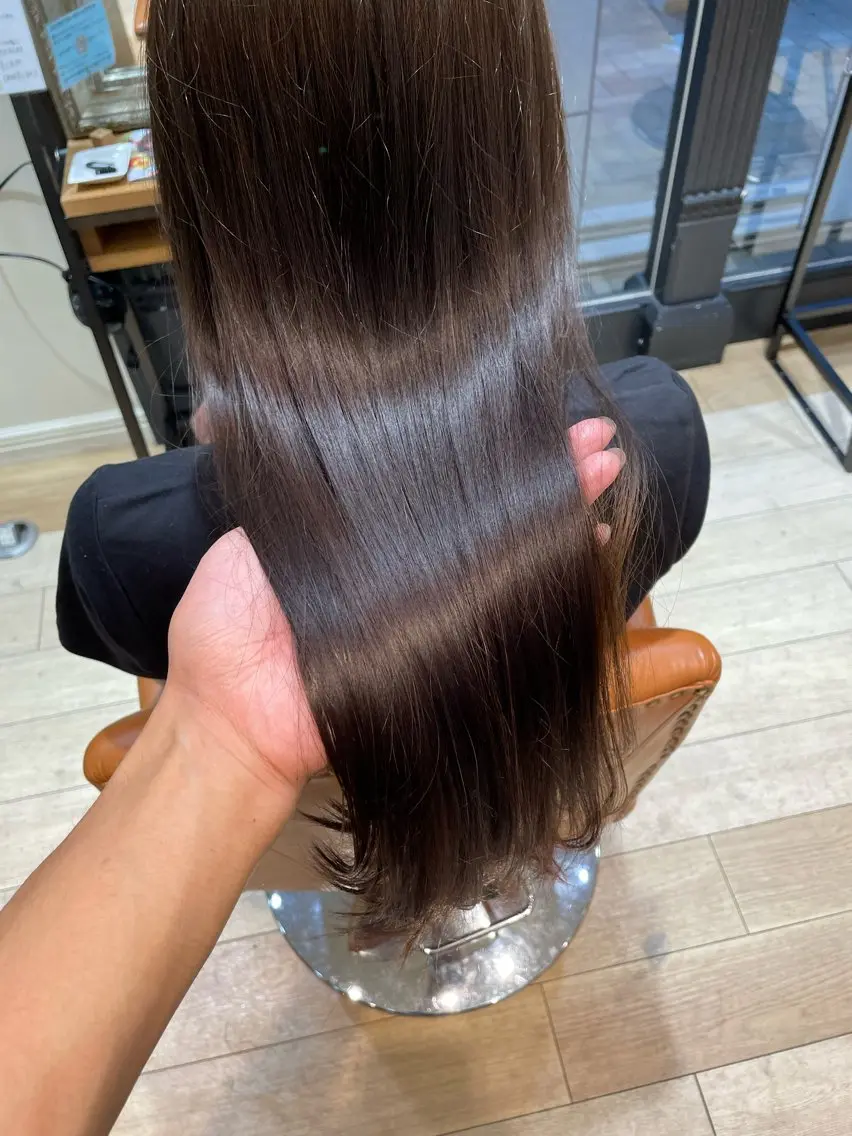 カラー ヘアカラー トリートメント しおり🍬 KOKORO🤍のヘアスタイル