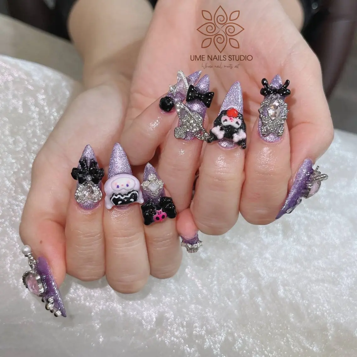 ネイル チークネイル クリアネイル ガーリー キラキラネイル 韓国ネイル Ume Nail Studioのネイルデザイン