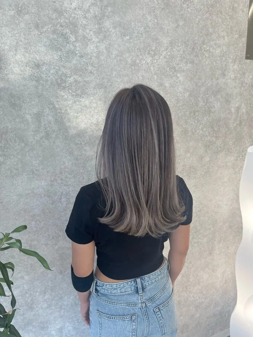 ロング ハイライト レイヤーカット ロング 飛田 由貴のヘアスタイル