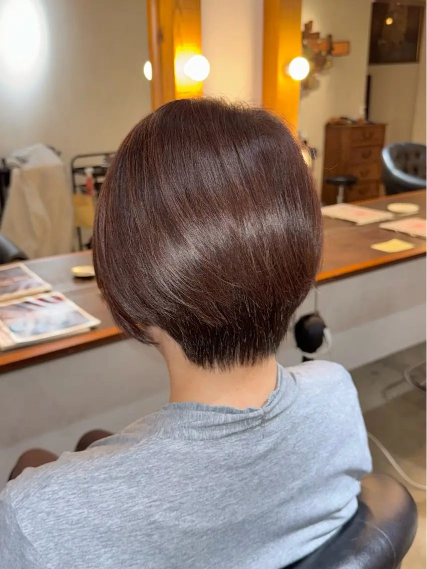 ショート カット BEHIND THE CURTAIN りこのヘアスタイル