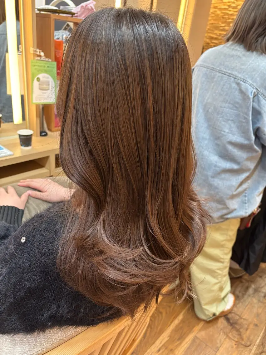セミロング カラー ヘアアレンジ ベージュカラー ブリーチ ブリーチなしカラー 韓国風ヘア 韓国ヘア sasugaのヘアスタイル