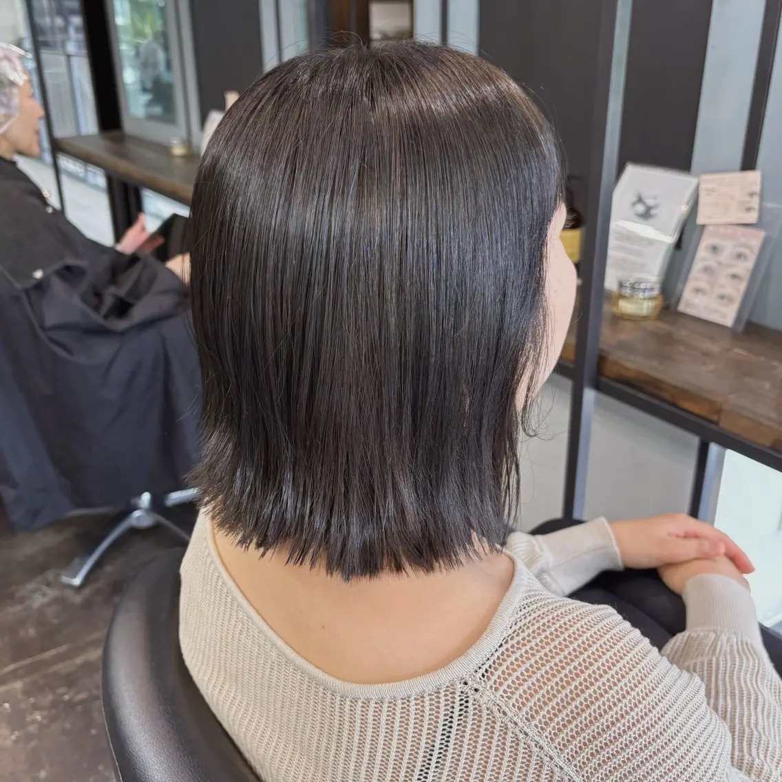 ミディアム 切りっぱなしボブ ボブ カット ヘアカラー 韓国ヘア/縮毛矯正 /レイヤー🫧ユイカのヘアスタイル