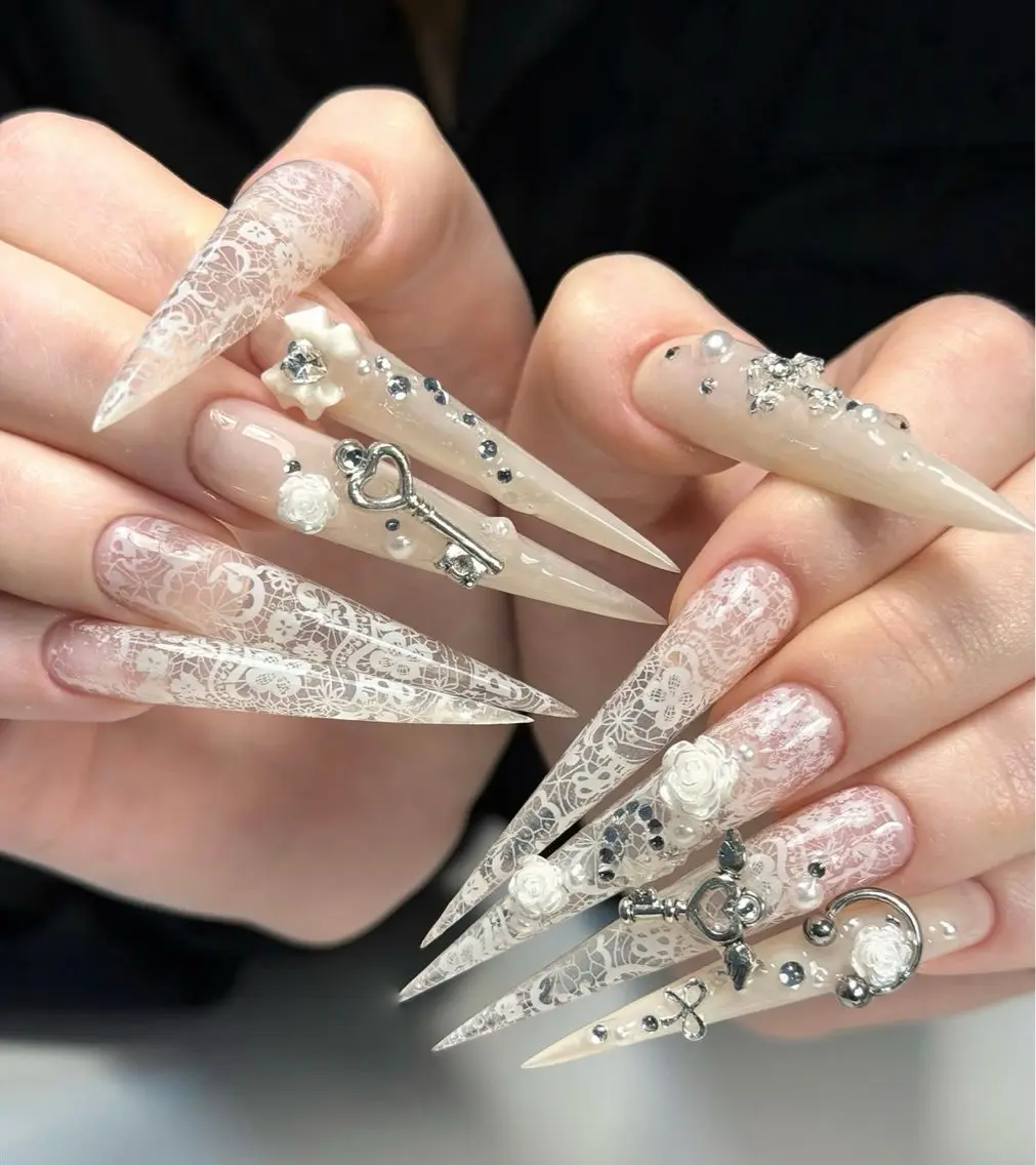 ネイル アートネイル ボルドー フレンチネイル ジェルネイル 氷ネイル・うるうるネイル ハンドネイル Julie NailSalonのネイルデザイン