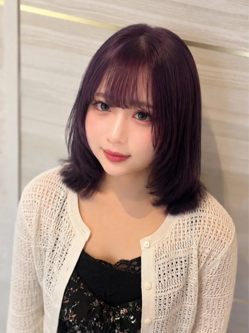 ミディアム ヘアカラー 🐈‍⬛momo🐾 ブリーチ・Wカラーのヘアスタイル