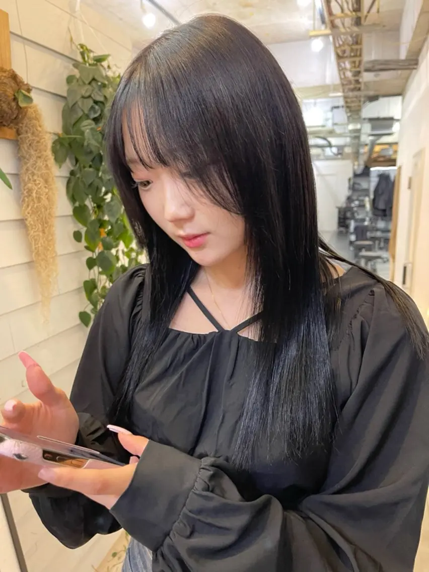 セミロング カラー ブリーチ ケアブリーチ デザインカラー ダブルカラー イヤリングカラー トリートメント TATSUブリーチ/ ミルクティーベージュのヘアスタイル