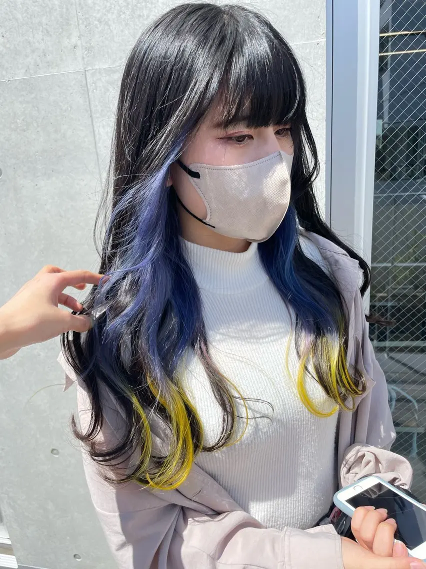 ロング カラー インナーカラー 推し ブリーチ 髪質改善のヘアスタイル