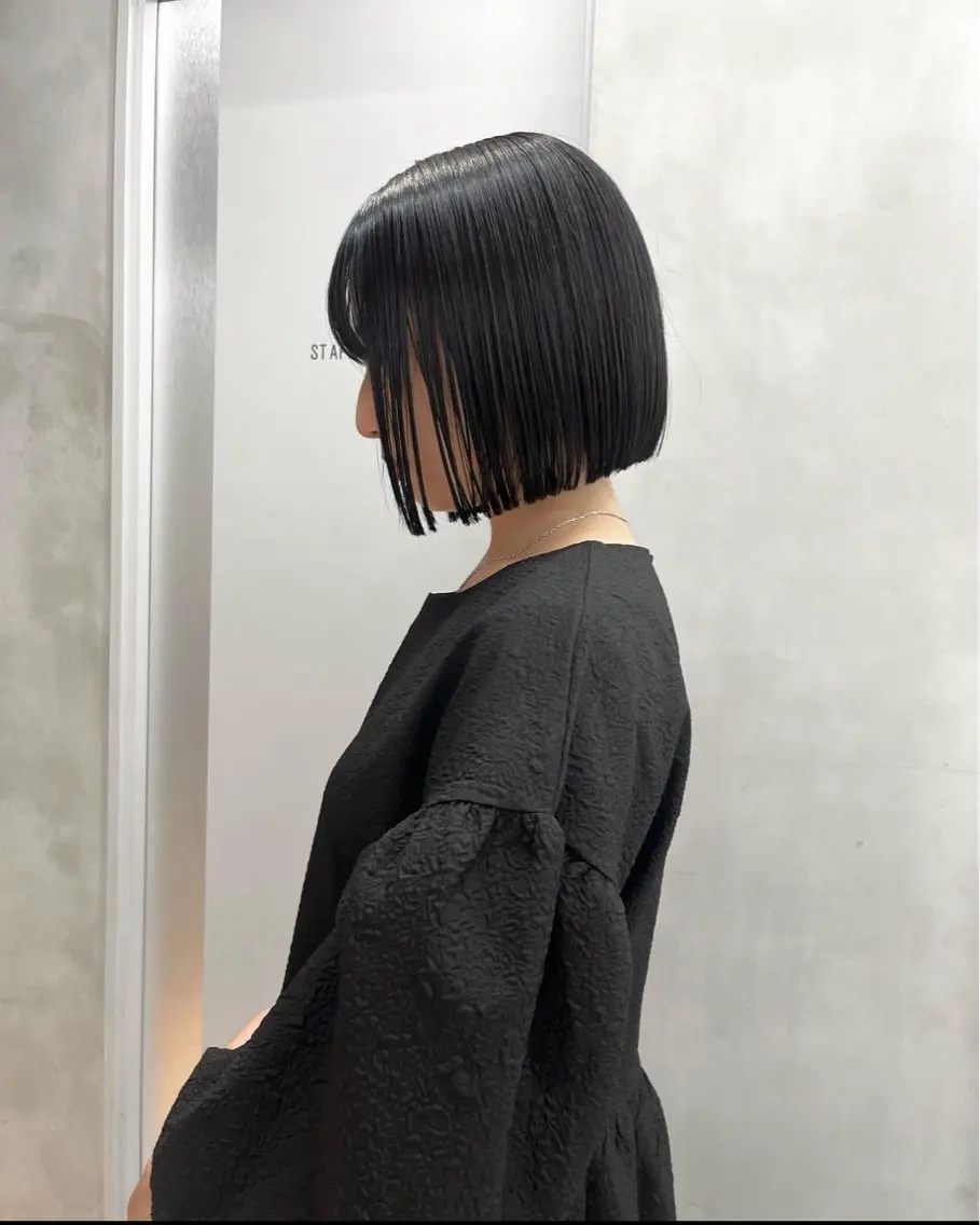 ショート カラー はなざわ めいのヘアスタイル
