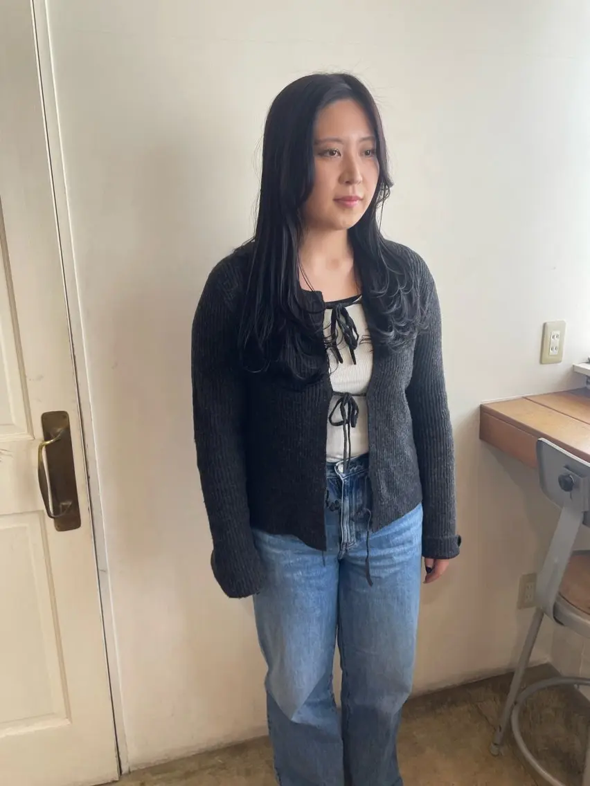 ロング カラー ロングレイヤー 黒髪 レイヤーカット ロング MIOベージュカラー 柔らかいカラーのヘアスタイル