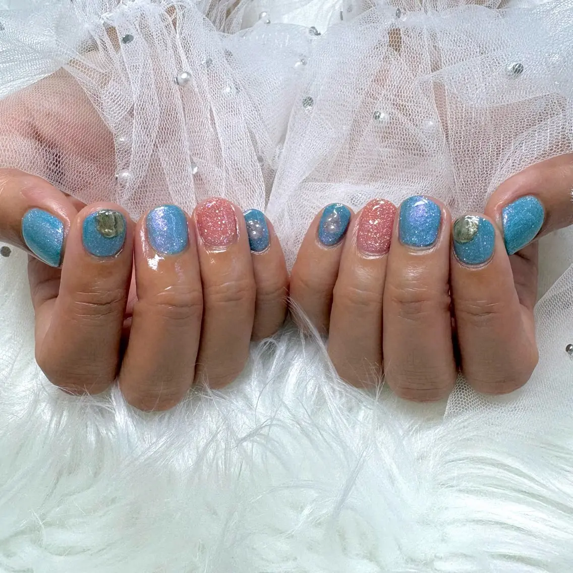 ネイル 水色 ミラーネイル ハンドネイル SHINE nail salonのネイルデザイン