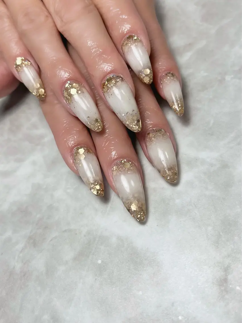 ネイル ホログラムネイル ラメ(グリッター) スカルプネイル Nailsalon E's cafeのネイルデザイン