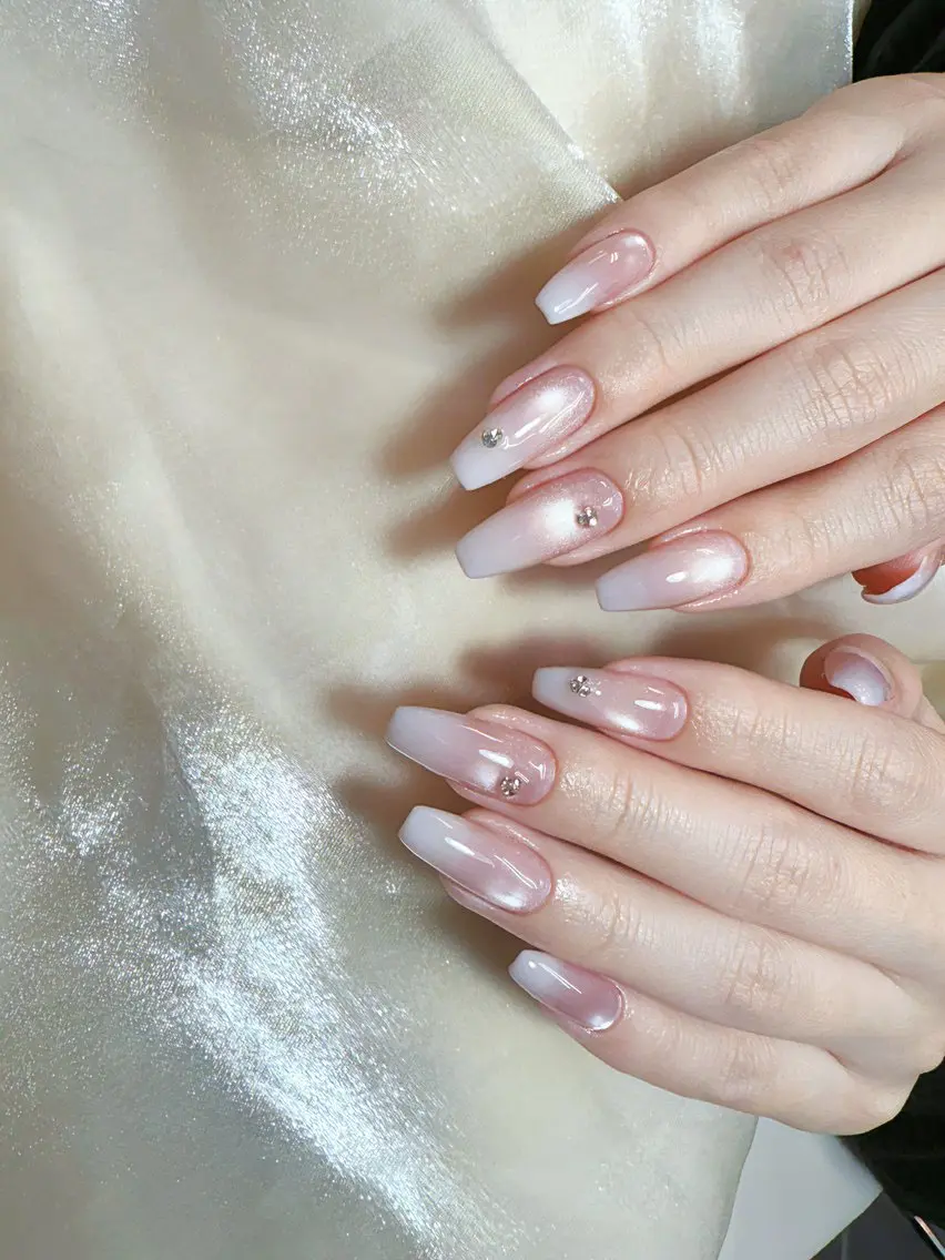 ネイル ストーンネイル ハンドネイル ハンドケア Flower nailのネイルデザイン