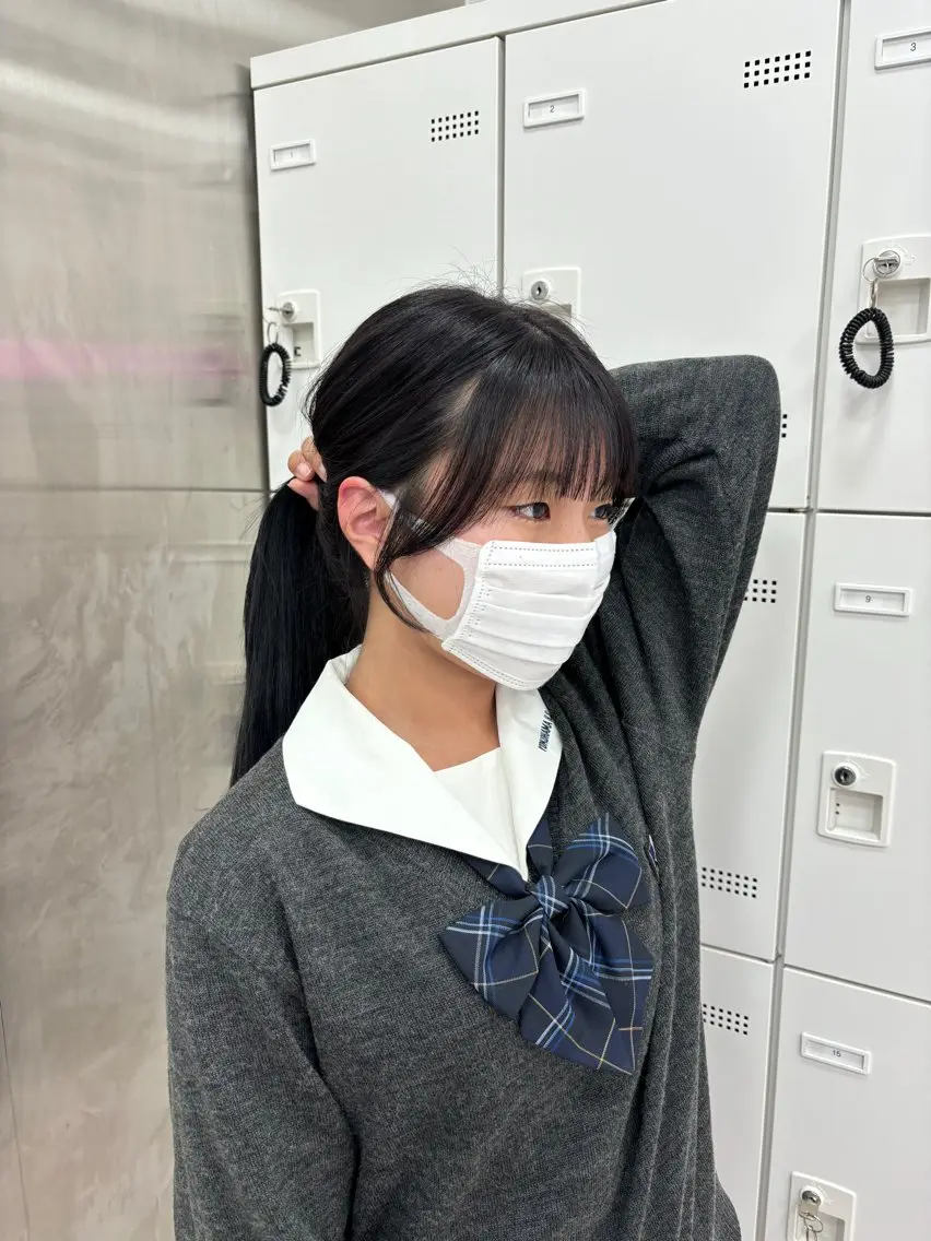 セミロング カラー 抜け感レイヤー︴ ニュアンスカラーのヘアスタイル