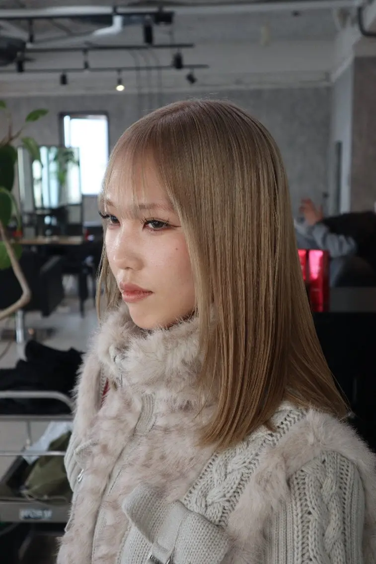 ミディアム カラー ハイトーンカラー 佐藤 郁のヘアスタイル