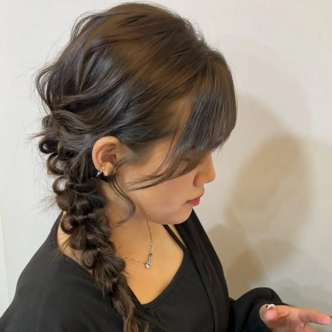 セミロング ヘアアレンジ ボブ くびれヘア 顔周りカット 髪質改善 韓国風ヘア ヘアセット ブリーチなしベージュ /ヘアセット/ミユのヘアスタイル