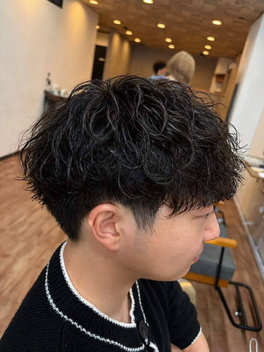 ショート パーマ メンズ カット ヘアカラー パーマ 野呂 隼人のヘアスタイル