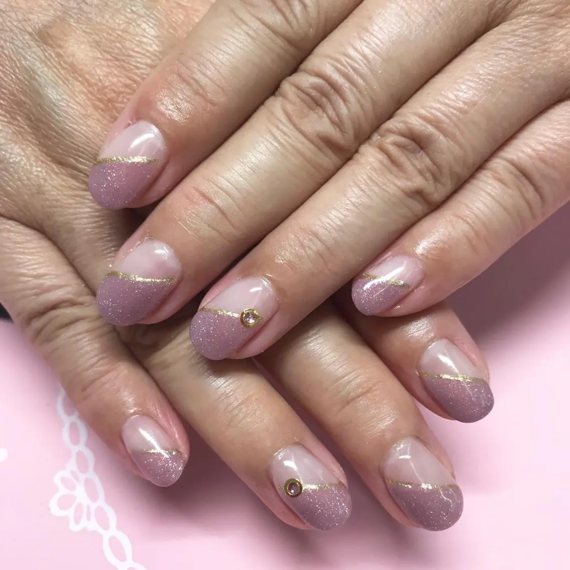 ネイル フレンチネイル ストーンネイル アスピーネイル asukaのネイルデザイン